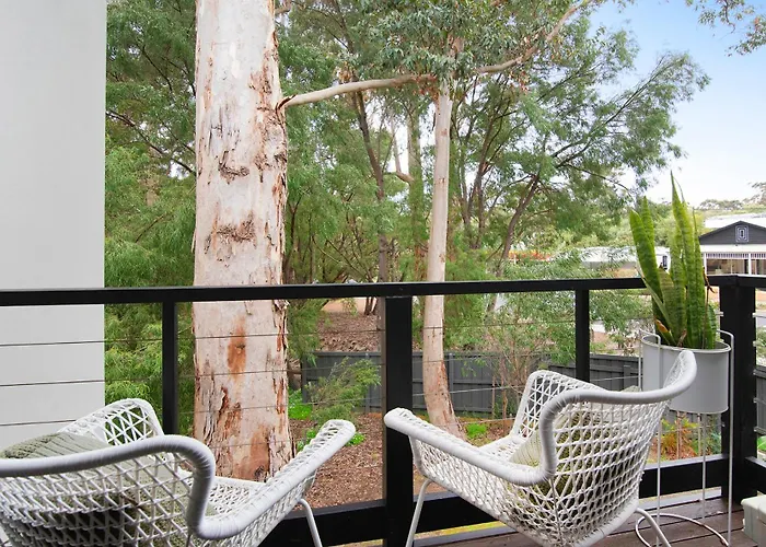 Margaret Forest Retreat Apartment 129 - Located Within Margaret Forest, In The Heart Of The Town Centre Of Margaret River, Spa Apartment!